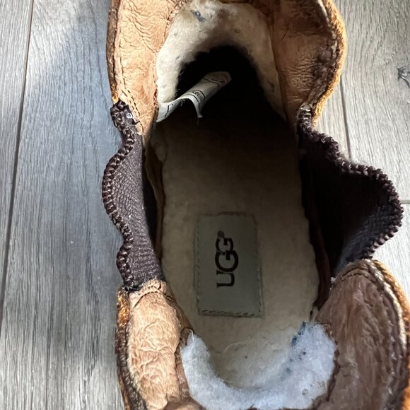 UGG Bonham Chelsea boots size US 8 Brown Distressed Leather EU 39 - Picture 7 of 7